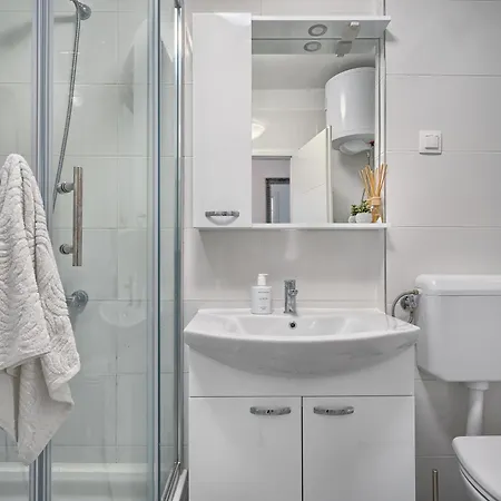 A2- Luxury W Big Balcony 4 Min Walk To Lägenhet *
